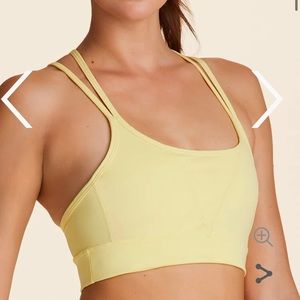Alala Peak sportsbra in Buttercup: Size S